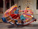 Dançarinas Jovens em Udaipur, Índia