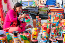 Pintando Vasos de Terracota, Calcutá, Índia